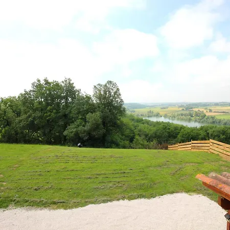 Gite Aussos Holiday home Aussos